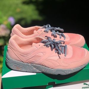 Reebok winterized women’s sneaker